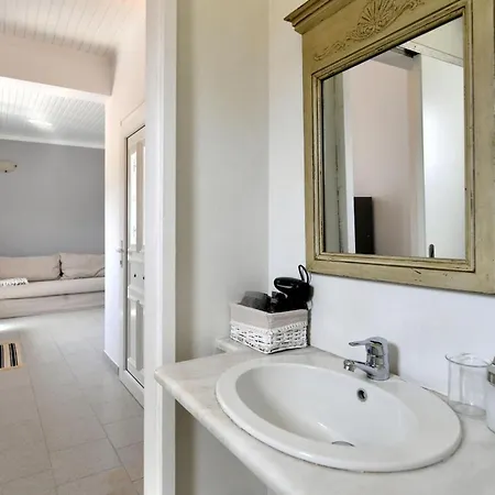 Apartment Anemolia With Pool Páros